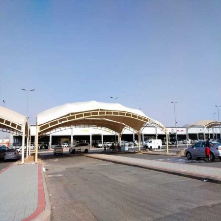 أنواع المظلات و السواتر في المدينة المنورة