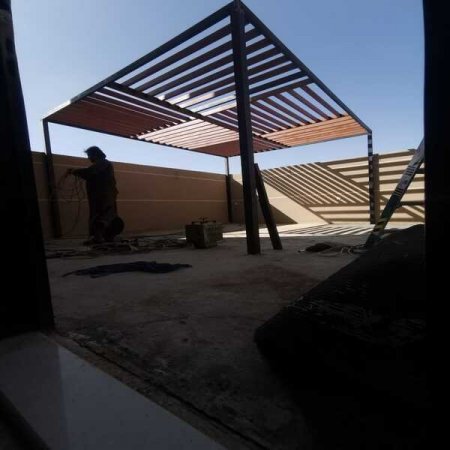 مظلات خارجية في الحدائق والفيلات والمنازل والأماكن العامة