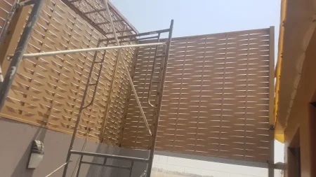 سواتر للمنازل المطلة على الشوارع الرئيسية بالمدينة المنورة