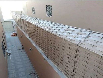 سواتر لفصل الأحواش بين الوحدات السكنية في المدينة المنورة